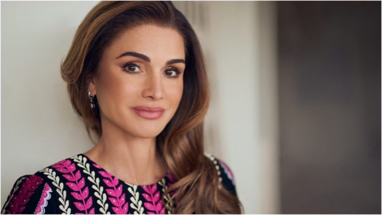 إطلالة راقية وكلاسيكية للملكة رانيا في اليابان