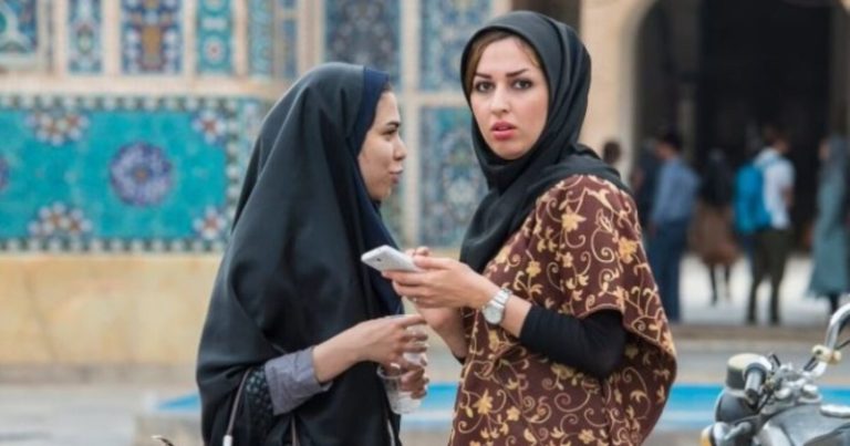 كاميرات مراقبة لمنع تجاوز قانون الحجاب في ايران