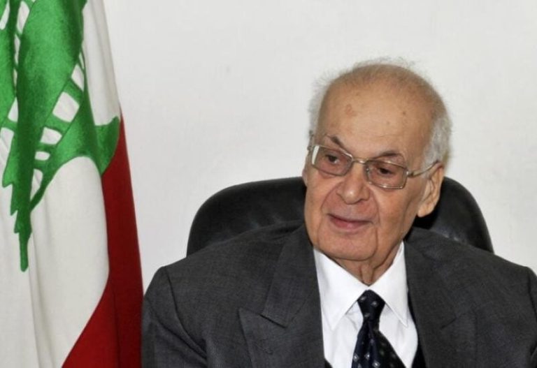 جمعية تدعي تكريم الرئيس الحص.. ومكتبه الإعلامي يرد