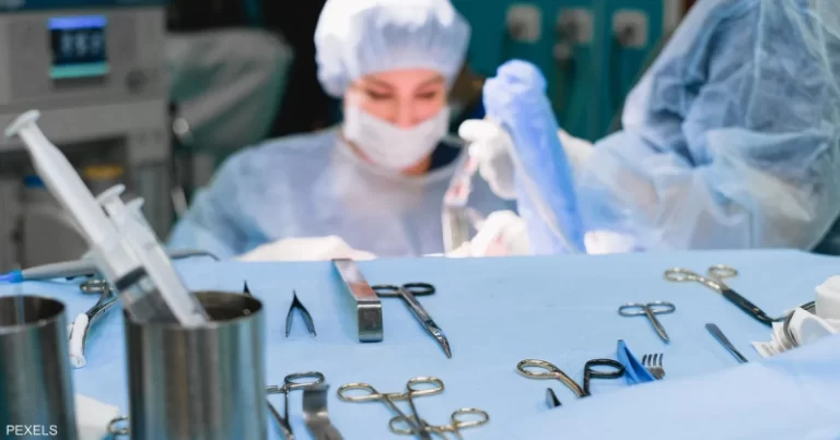 الأولى من نوعها.. جراحة ناجحة في دماغ جنين داخل رحم أمه