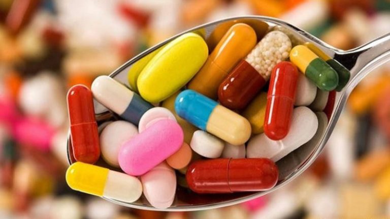 هل من خطورة في تناول بعض الفيتامينات معاً؟