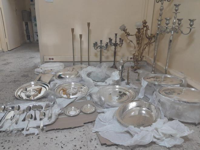 بالصور.. سرقة “محترفة” لأثريات “ثمينة” من داخل منزل في بيت مري