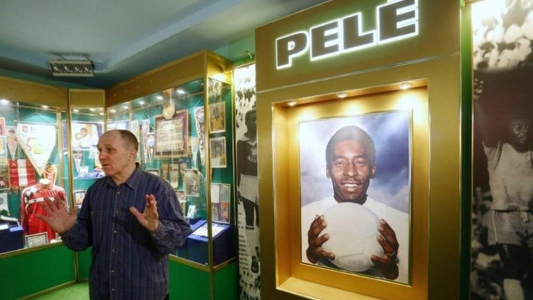 بالفيديو: البرازيل تدشّن ضريحاً ضخماً للأسطورة بيليه