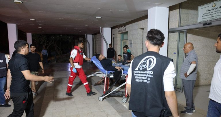 بالفيديو: إصابات جراء عدوان إسرائيلي على مخيم في أريحا