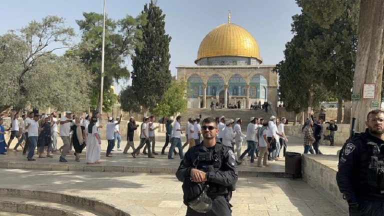 اقتحام المسجد الاقصى