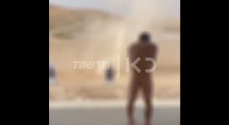 بالفيديو: مناورة “عارية” لضابط ومجنّد من الاحتلال!