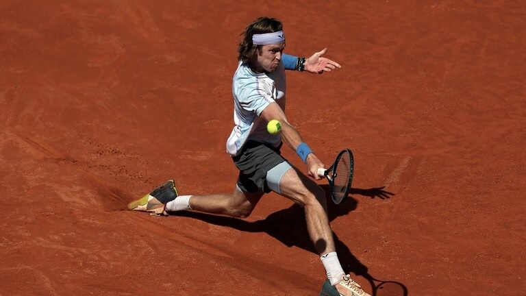 دورة روما للتنس: روبليف يبدأ مشواره بنجاح