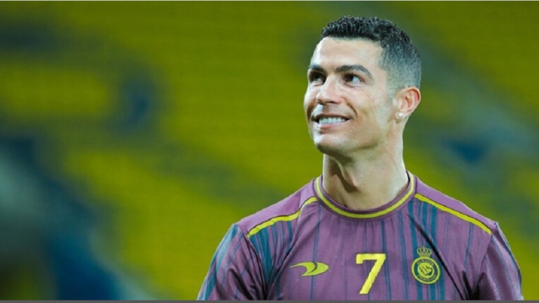 رونالدو يرد على أنباء رحيله عن النصر السعودي