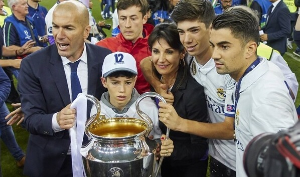 نجل الأسطورة زيدان يكشف عن المنتخب الذي سيمثله