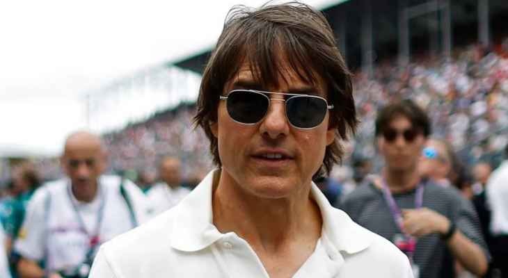 بالفيديو.. توم كروز يساعد ميكانيكيي فريق مرسيدس