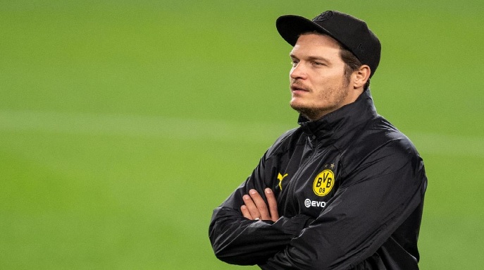 دورتموند يضع لائحة من 5 لاعبين مرشحين للبيع في الصيف