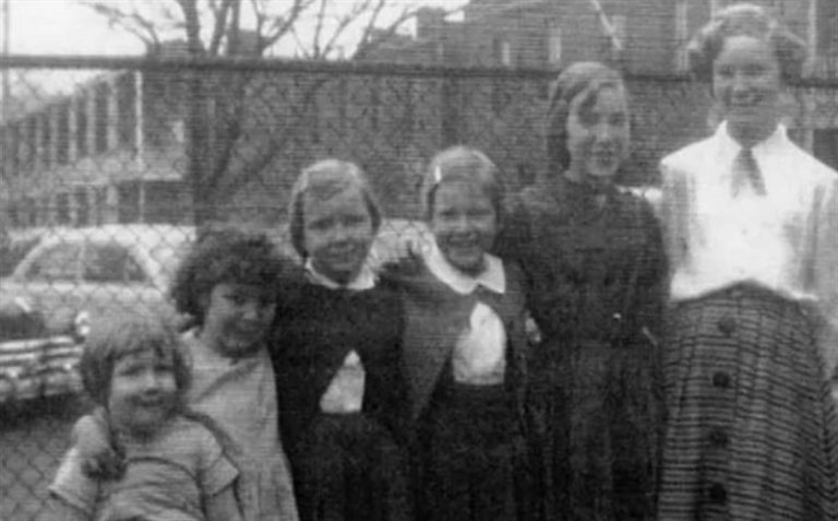 بعد 40 عاماً من البحث.. عثرت على شقيقاتها