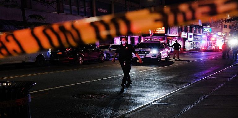 حفلة تنتهي بكارثة في كاليفورنيا!