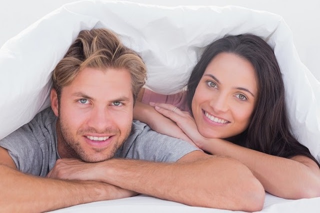 كيف يمكن المحافظة على العلاقة الحميمة بعد الزواج؟