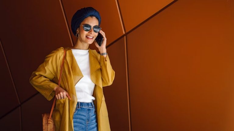 بالصور.. ألوان الشالات المفضلة للمرأة المحجبة