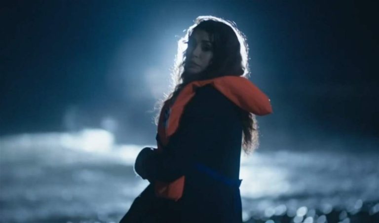 مخرج “النار بالنار” يرد على كاريس بشار