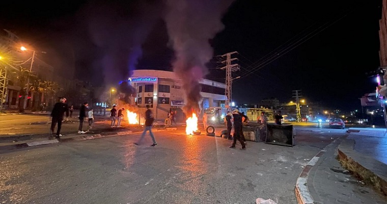 بالفيديو.. مواجهات عنيفة بين الفلسطينيين والاحتلال في نابلس