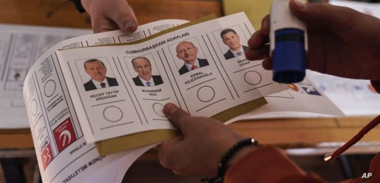 استقالة مساعد كمال كليجدار أوغلو على خلفية نتائج الانتخابات