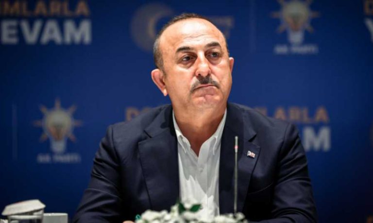 أوغلو: نسعى لإعادة اللاجئين السوريين بشكل آمن