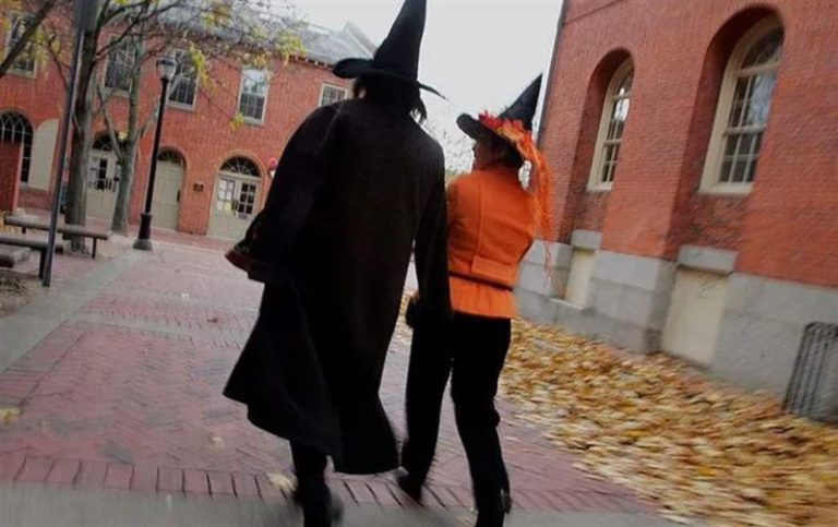 بعد 400 عام على إعدامهم.. تبرئة 12 شخصاً أدينوا بتهمة “السحر”