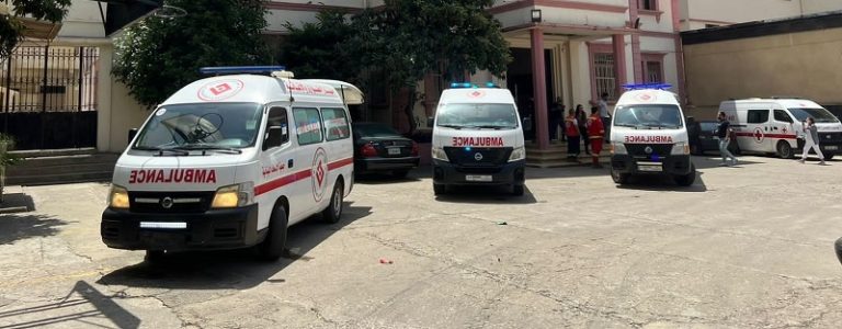 بالصورة والفيديو.. حريق في مدرسة الكلية الإسلامية في طرابلس