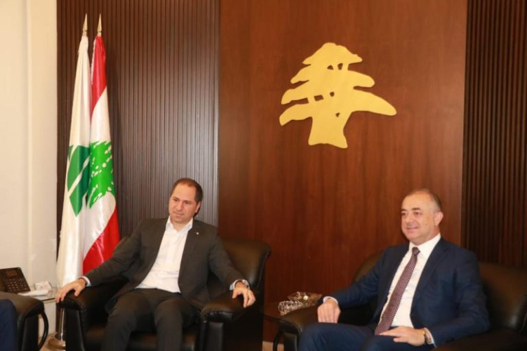 بو صعب: لمد الجسور في الداخل وعدم إنتظار الخارج