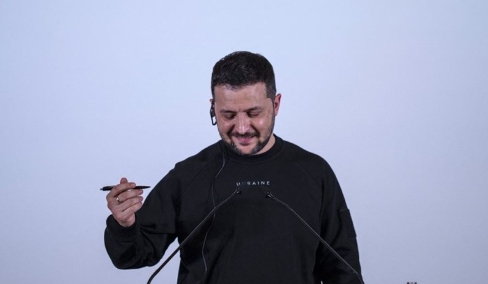 زيلينسكي يجول في دونيتسك