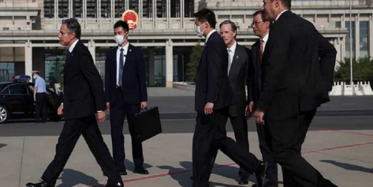 في أول زيارة بعهد بايدن… بلينكن يصل إلى الصين