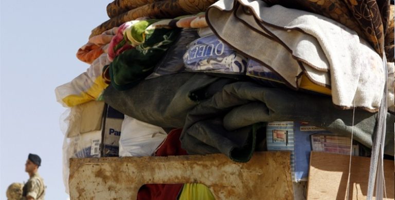 56 % من النازحين يرغبون بالعودة إلى سوريا