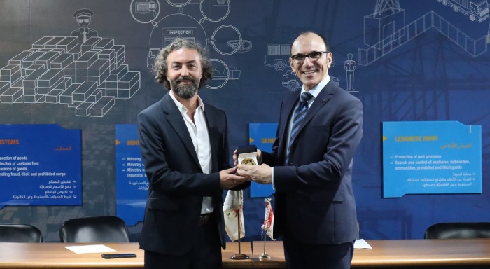 إيرادات المرفأ تقارب 15 مليون دولار شهرياً