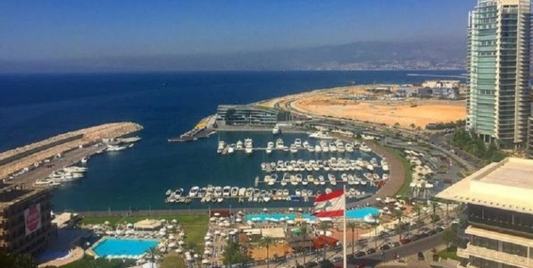 رئاسة الوزراء تعهدت التحقيق في 3 مراسيم إشغال أملاك عامة بحرية