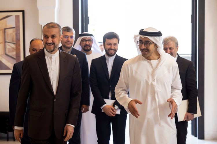 في ختام جولته.. عبد اللهيان يدعو للحوار والتعاون مع دول الخليج