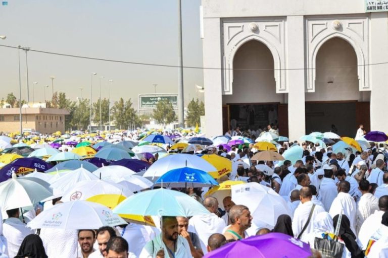 تسجيل أكثر من 1000 حالة إجهاد حراري بين الحجاج