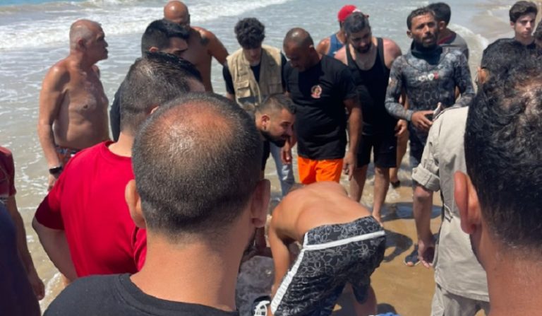 إنتشال جثة شاب غرق في بحر الغازية