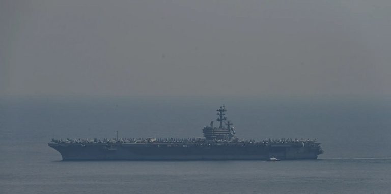 حاملة الطائرات الأميركية “رونالد ريغان” تصل إلى فيتنام