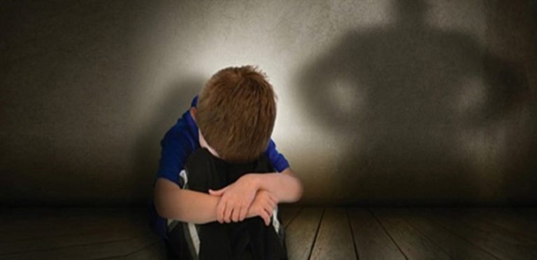 مدرس يعتدي جنسياً على 16 طفلا