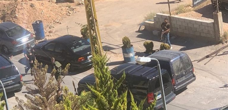 بالفيديو.. مقتل رئيس عصابة وتوقيف مطلوبين في حورتعلا