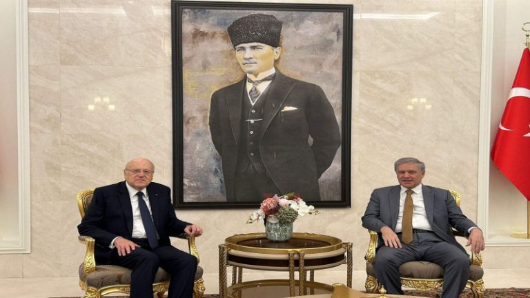 ميقاتي وعقيلته في تركيا لحضور حفل تنصيب أردوغان