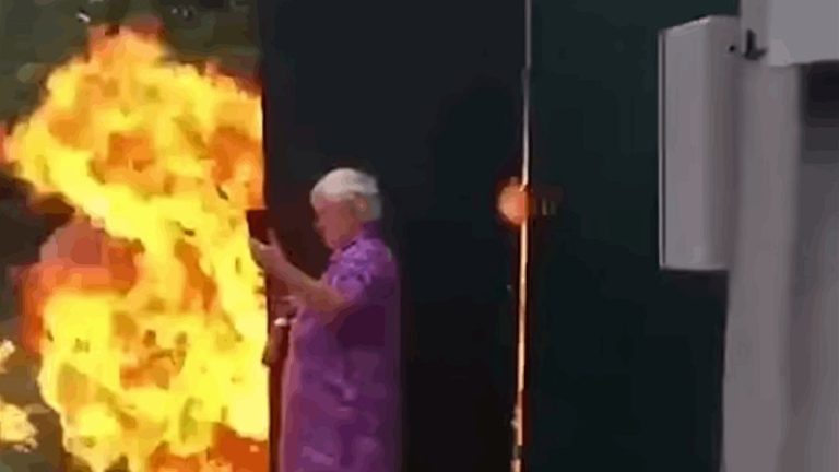 بالفيديو: أحرق جاره من أجل قطعة أرض!