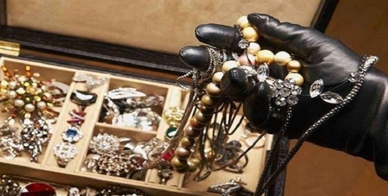 سرقة مجوهرات ذهب