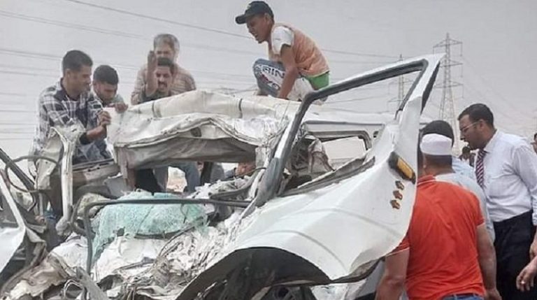 بالصور: مقتل 15 شخصاً بحادث مروّع في مصر