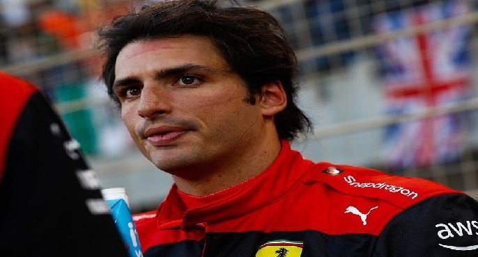 كلام مُلفت لـ”ساينز” حول المنافسة بين رد بول وفيراري