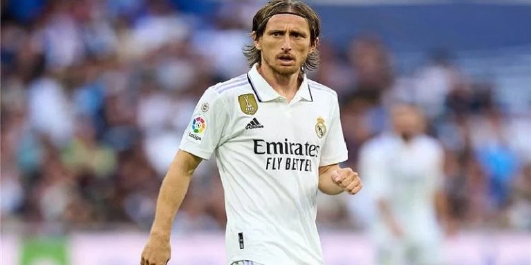 مودريتش يوقع على عقد جديد مع الريال