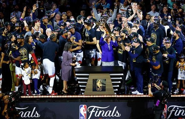 دنفر يدخل تاريخ الـ NBA ويُحرز اللقب للمرة الاولى في تاريخه