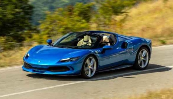 فيراري تطرح سيارة جديدة