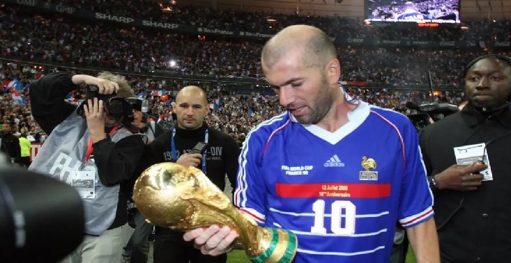 زيدان يعلن تنظيم بطولة كروية إحياءً لفوز فرنسا بمونديال 1998