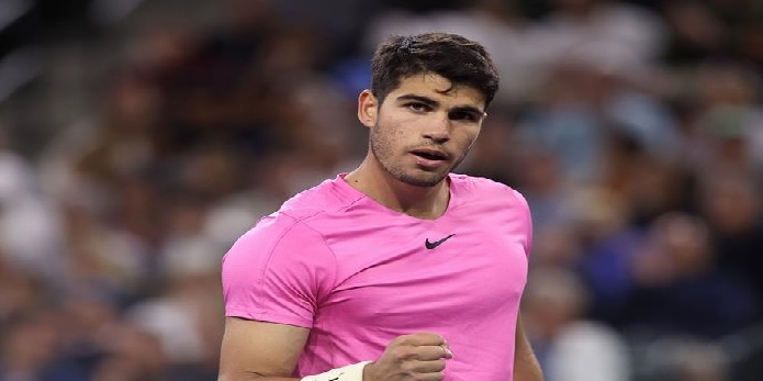 الكاراز يُحرز لقب دورة كوينز ويستعيد صدارة التصنيف العالمي