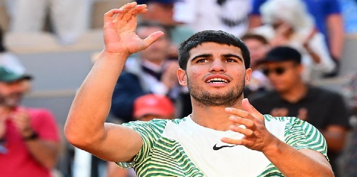 دورة رولان غاروس: ديوكوفيتش والكاراز يواصلان مسيرتهما