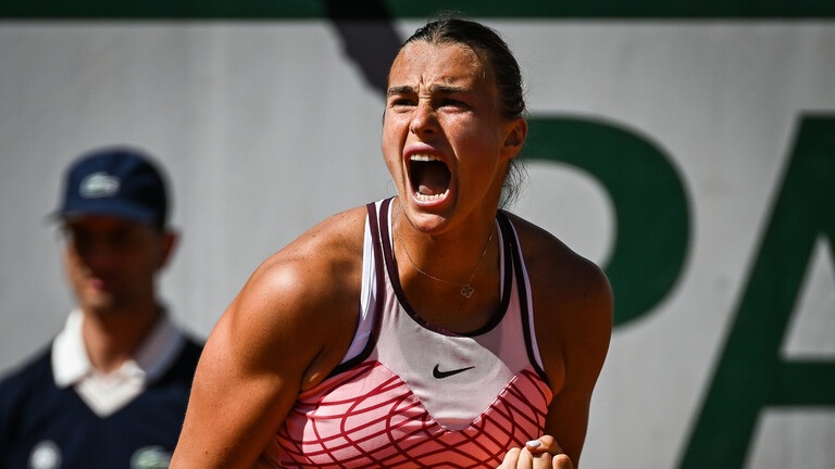 صحفية أوكرانية تحاول إحراج لاعبة تنس بيلاروسية