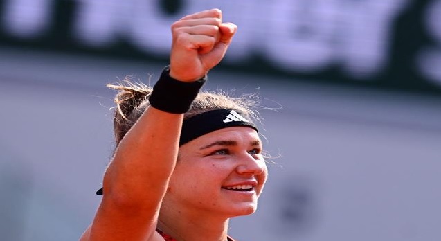 موكوفا تهزم سابالينكا وتبلغ نهائي رولان غاروس